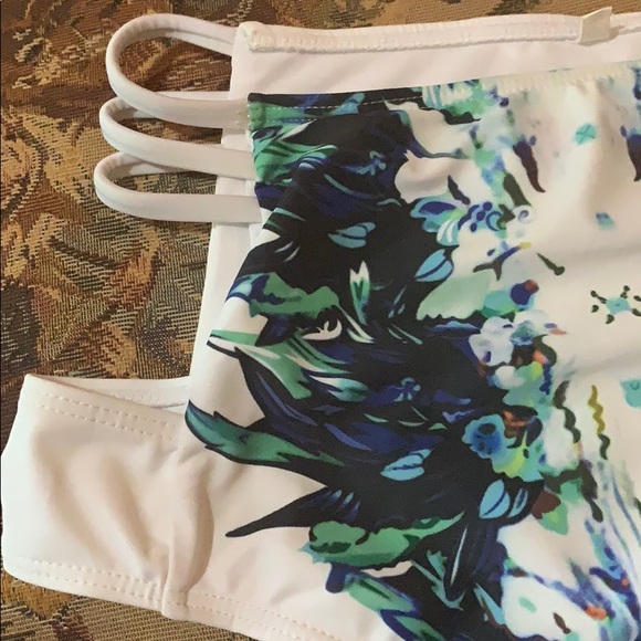 Swimming 👙 - Picture 4 of 8